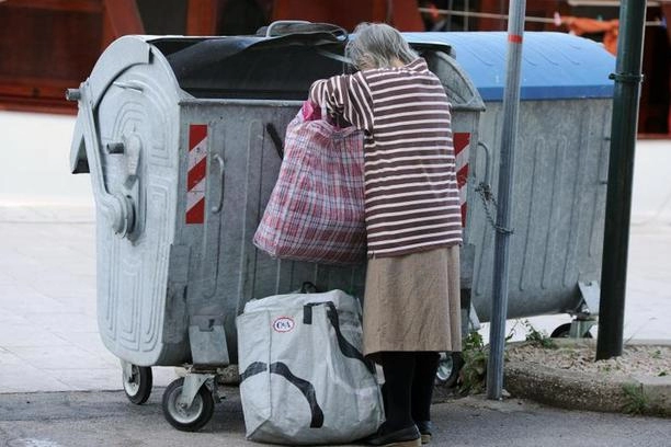 Što umirovljenici mogu s 50 KM? U apoteci s vrata troše po 30 KM